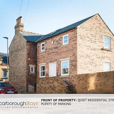 Hibernia Place, 3 Bedroom Townhouse With Patio & Seating Area - Free Parking Scarborough Eksteriør bilde