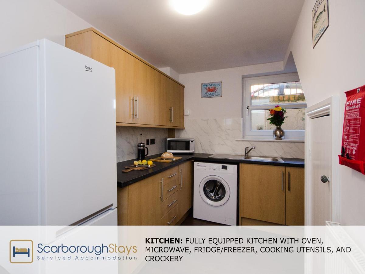 Hibernia Place, 3 Bedroom Townhouse With Patio & Seating Area - Free Parking Scarborough Eksteriør bilde