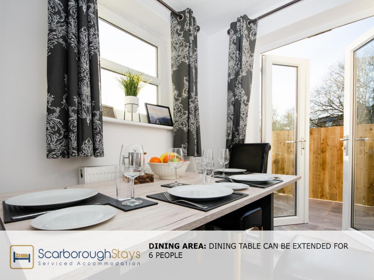 Hibernia Place, 3 Bedroom Townhouse With Patio & Seating Area - Free Parking Scarborough Eksteriør bilde