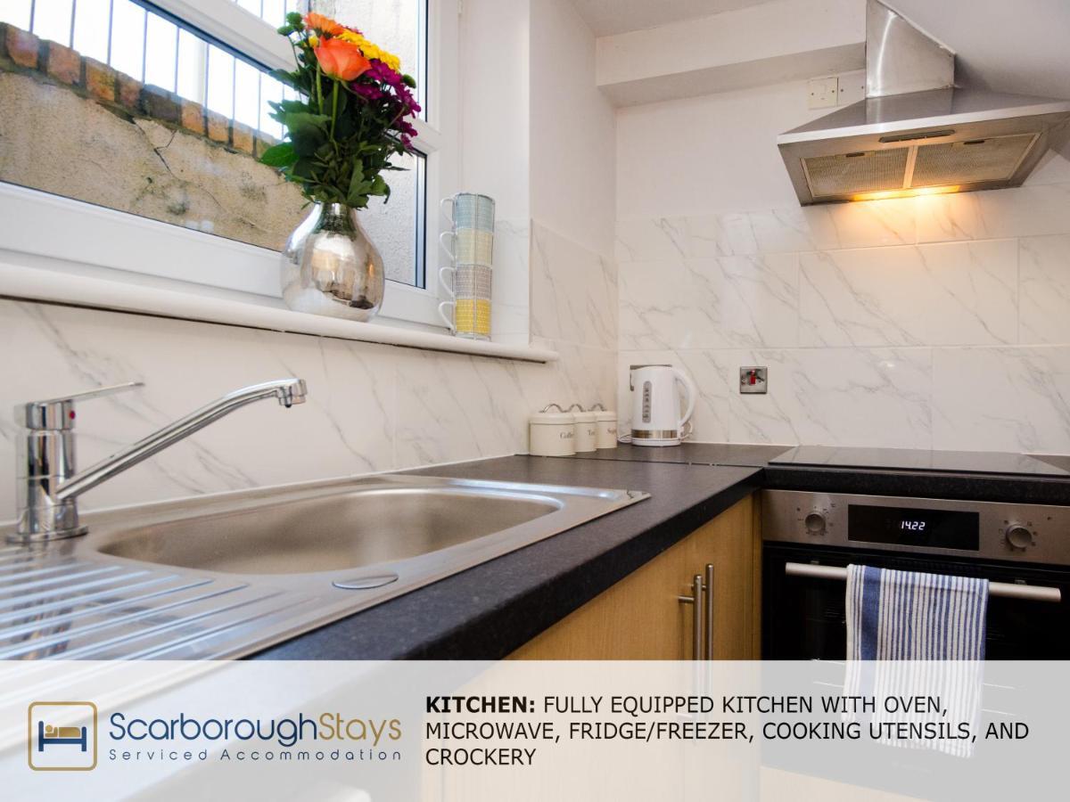 Hibernia Place, 3 Bedroom Townhouse With Patio & Seating Area - Free Parking Scarborough Eksteriør bilde