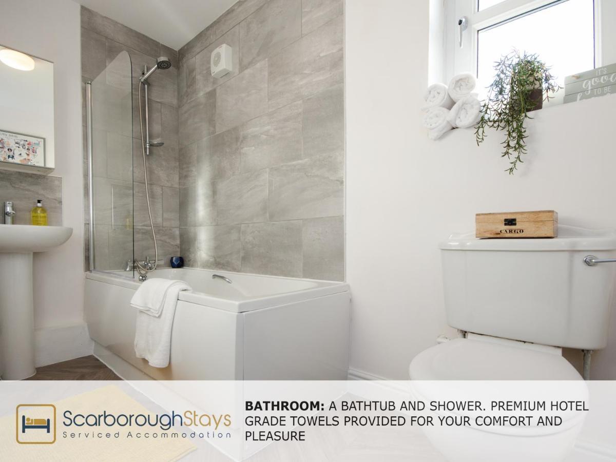 Hibernia Place, 3 Bedroom Townhouse With Patio & Seating Area - Free Parking Scarborough Eksteriør bilde